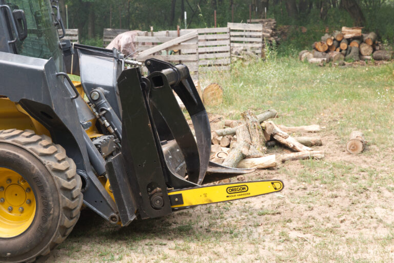 How the Grapple Claw Makes Log Handling Safer & More Efficient